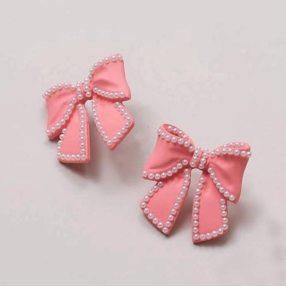 Bow Earrings - Picture 3 of 8